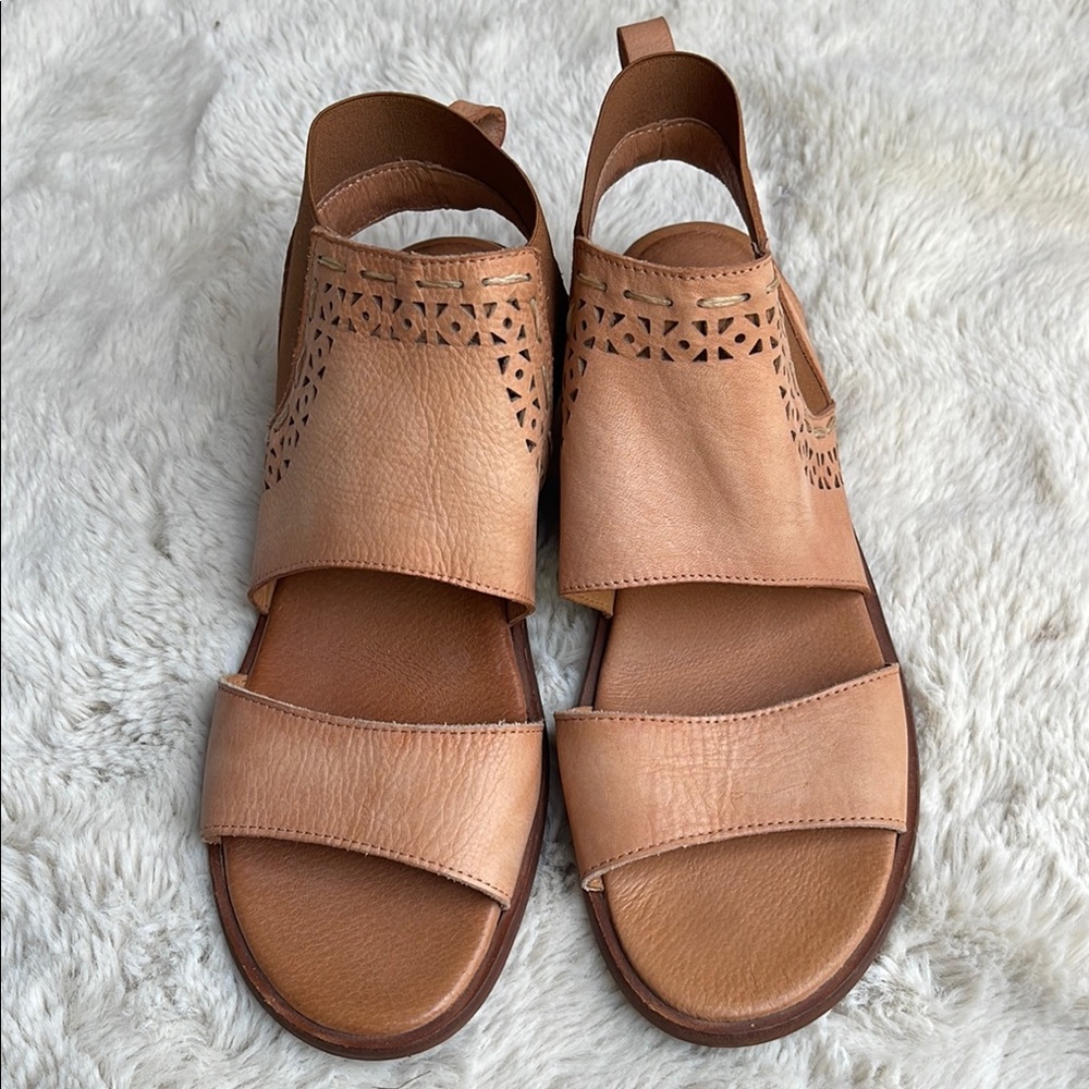 Veracruz Artisans Women's Tan Leather Sandals